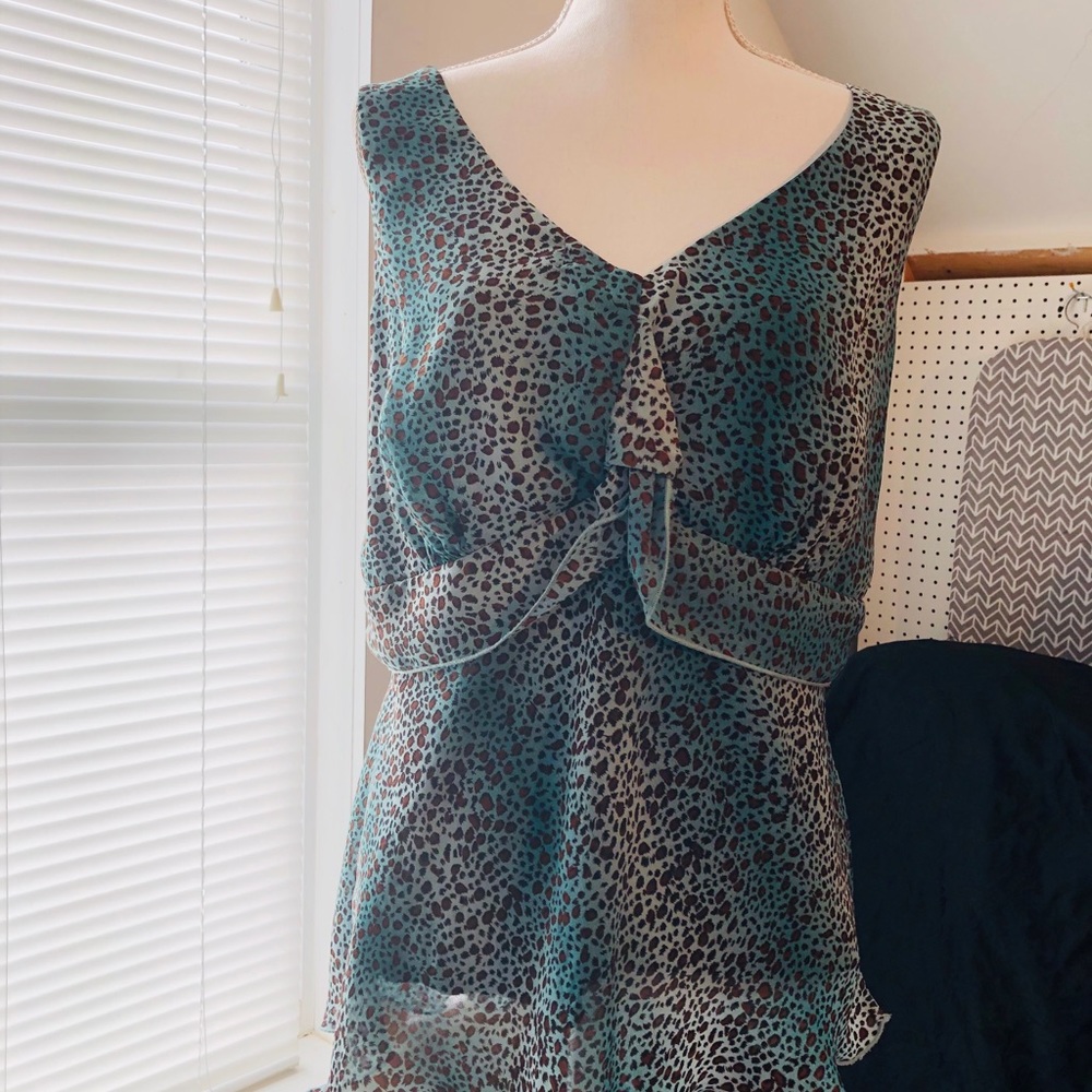Lt weight sleeveless summer top